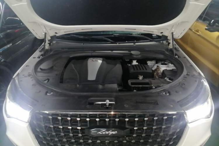Used Zotye T700 2017 1.8T Dual-Clutch Flagship Model Engine Bay