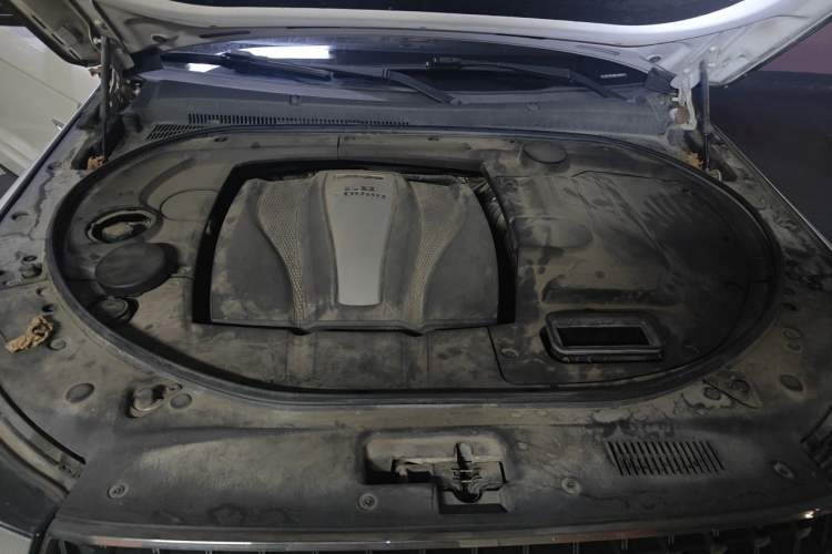 Used Zotye T700 2017 1.8T Dual-Clutch Prestige Model Engine Bay