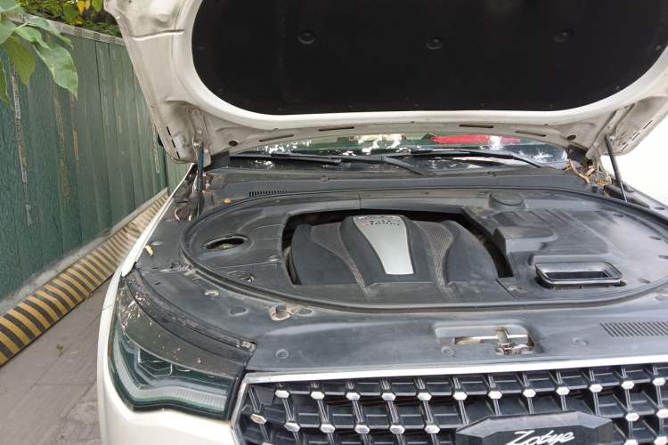 Used Zotye T700 2017 1.8T Dual-Clutch Luxury Model Engine Bay Right