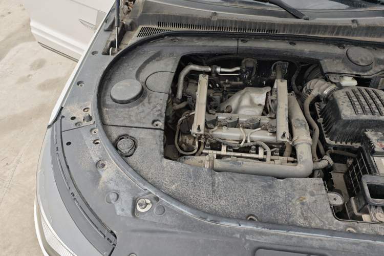 Used Zotye T700 2017 1.8T Dual-Clutch Luxury Model Engine Bay Right