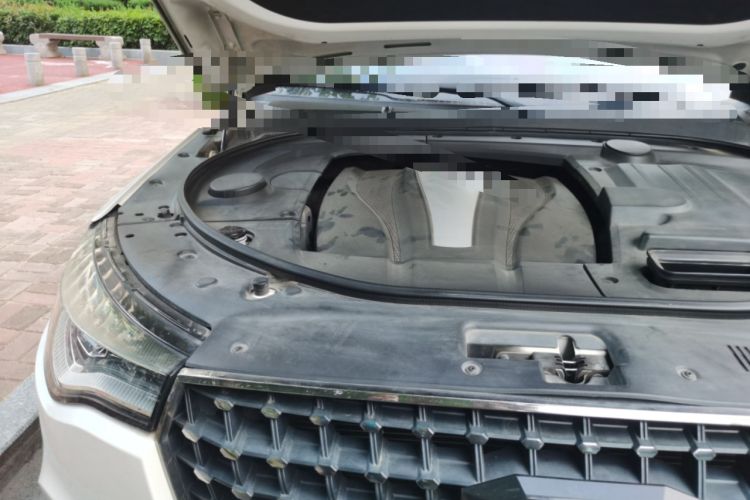 Used Zotye T700 2017 2.0T Automatic Flagship Edition Engine Bay Right