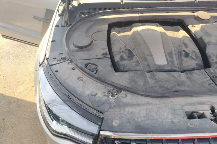 Used Zotye T700 2017 1.8T Dual-Clutch Prestige Model Engine Bay Right