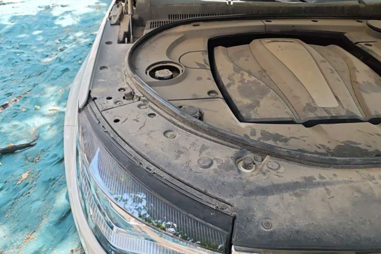 Used Zotye T700 2017 1.8T Dual-Clutch Prestige Model Engine Bay Right