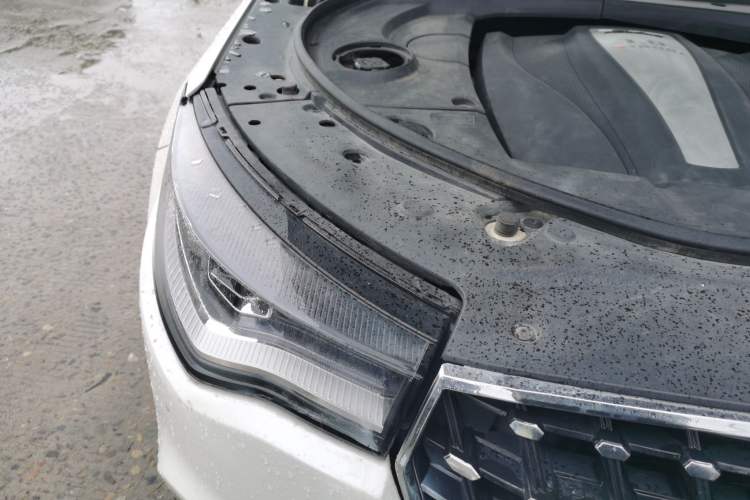 Used Zotye T700 2017 1.8T Dual-Clutch Prestige Model Engine Bay Right