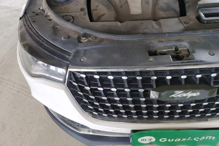 Used Zotye T700 2017 1.8T Dual-Clutch Luxury Model Engine Bay Right