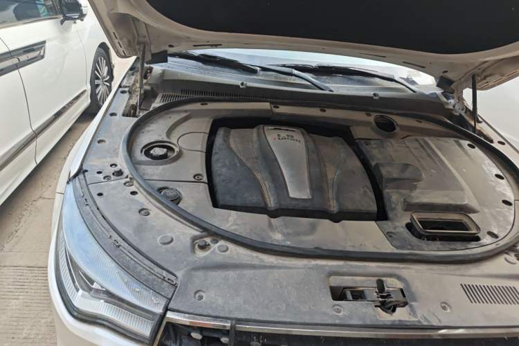 Used Zotye T700 2017 1.8T Dual-Clutch Luxury Model Engine Bay Right