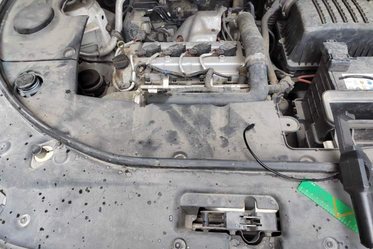Used Zotye T700 2017 1.8T Dual-Clutch Prestige Model Engine Bay Right
