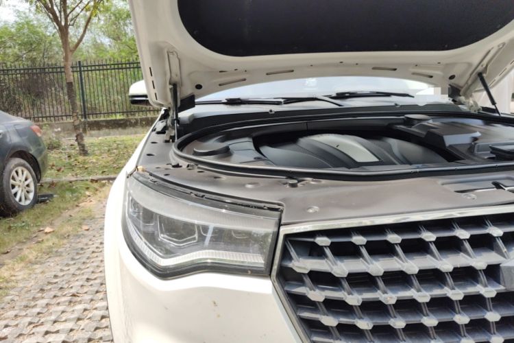 Used Zotye T700 2017 1.8T Dual-Clutch Prestige Model Engine Bay Right