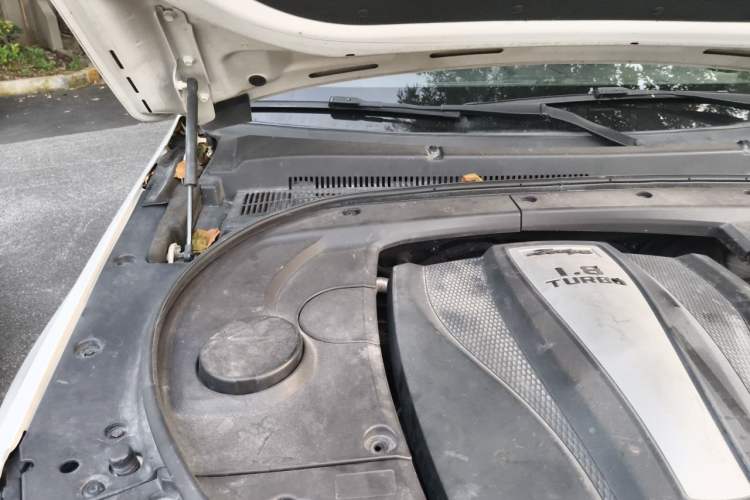 Used Zotye T700 2017 1.8T Dual-Clutch Flagship Model Engine Bay Right