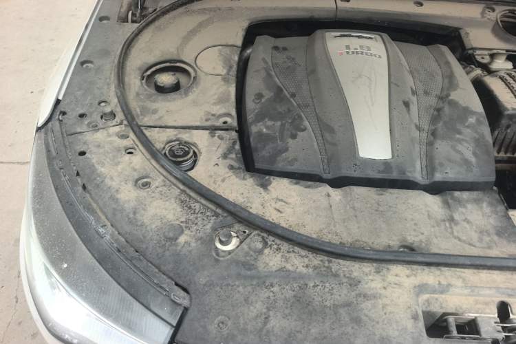 Used Zotye T700 2017 1.8T Dual-Clutch Luxury Model Engine Bay Right