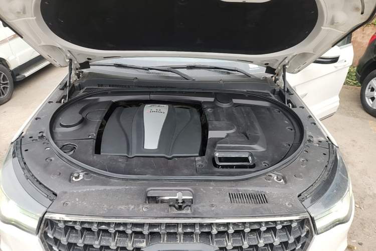 Used Zotye T700 2017 1.8T Dual-Clutch Luxury Model Engine Bay