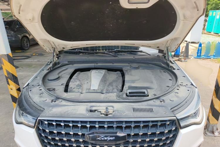 Used Zotye T700 2017 1.8T Dual-Clutch Prestige Model Engine Bay