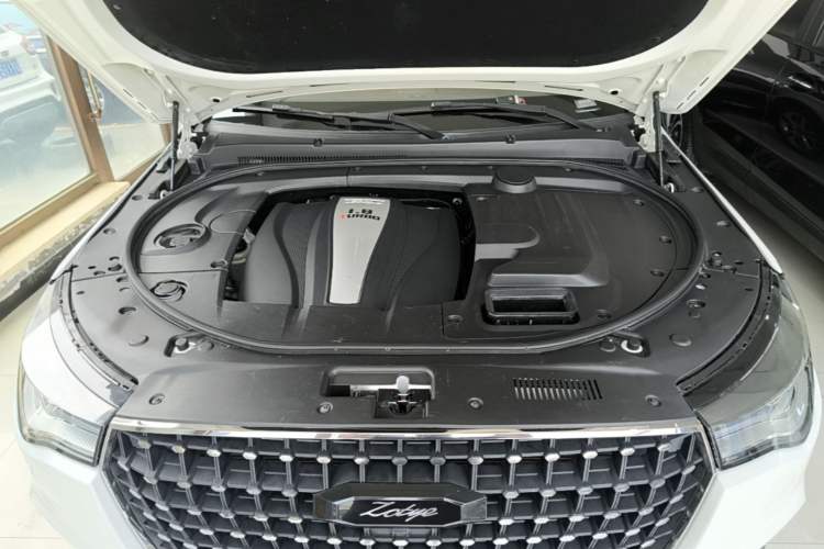 Used Zotye T700 2017 1.8T Dual-Clutch Luxury Model Engine Bay