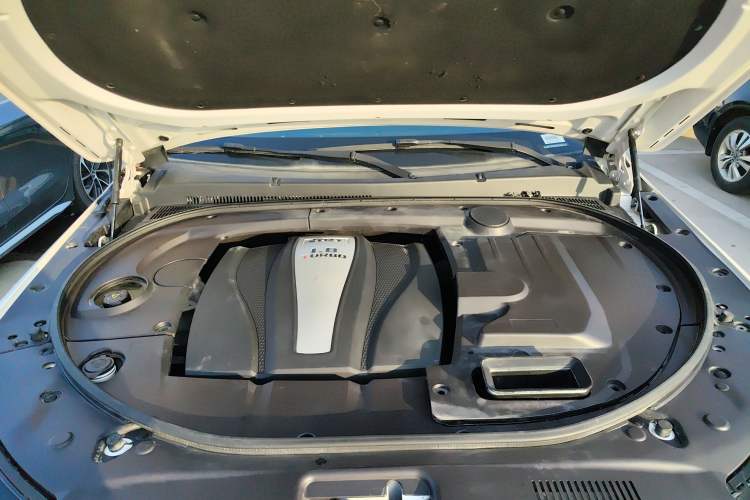 Used Zotye T700 2017 1.8T Dual-Clutch Prestige Model Engine Bay