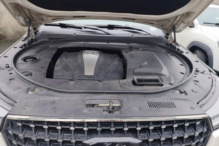 Used Zotye T700 2017 1.8T Dual-Clutch Luxury Model Engine Bay