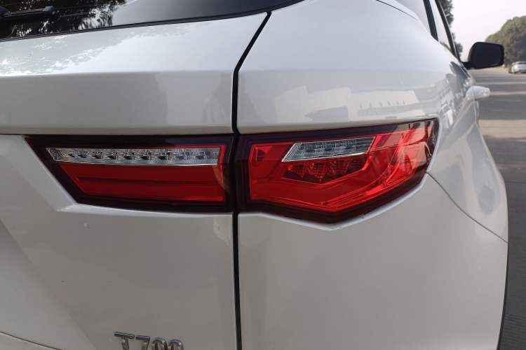 Used Zotye T700 2017 1.8T Dual-Clutch Prestige Model Exterior 13