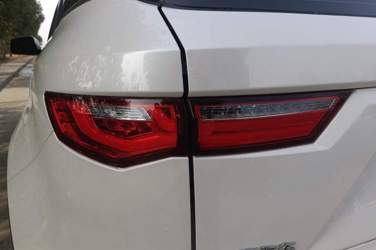 Used Zotye T700 2017 1.8T Dual-Clutch Prestige Model Exterior 14