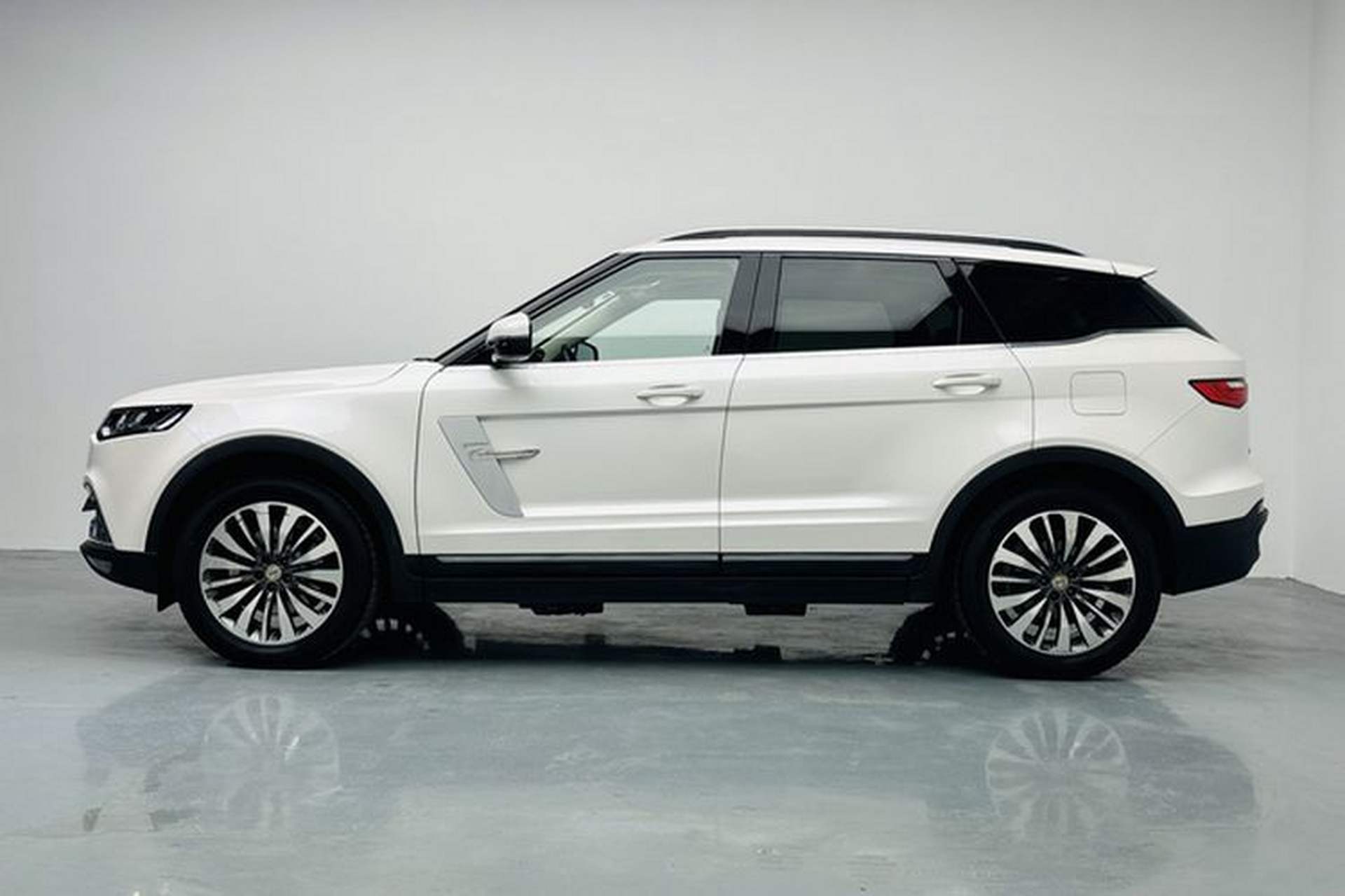 Used Zotye T700 2017 1.8T Dual-Clutch Prestige Model Exterior 2