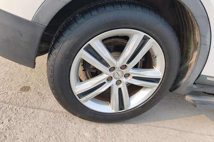 Used Zotye T700 2017 1.8T Dual-Clutch Prestige Model Exterior 5