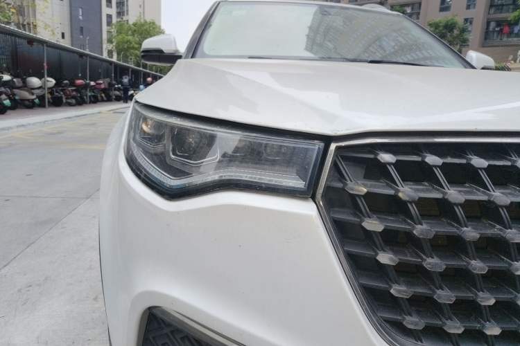 Used Zotye T700 2017 1.8T Dual-Clutch Prestige Model Exterior 6