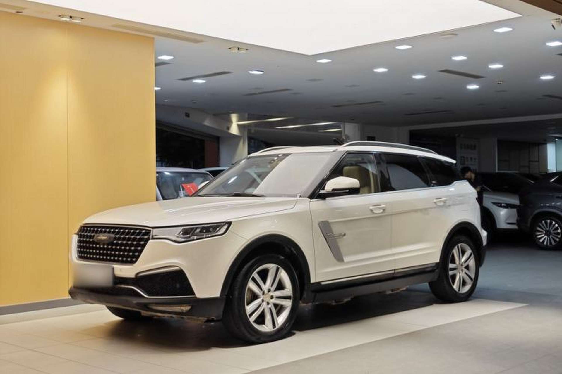 Used Zotye T700 2017 1.8T Dual-Clutch Prestige Model Front Left 45 Deg
