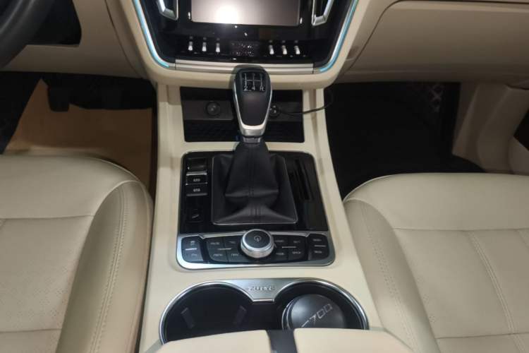 Used Zotye T700 2017 1.8T Manual Luxury Model Gear Lever