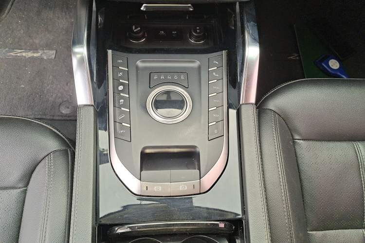 Used Zotye T700 2017 1.8T Dual-Clutch Flagship Model Gear Lever