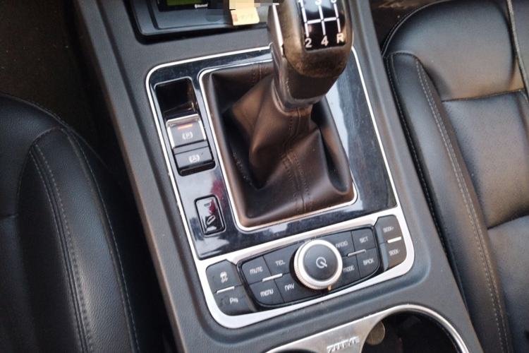 Used Zotye T700 2017 1.8T Manual Luxury Model Gear Lever