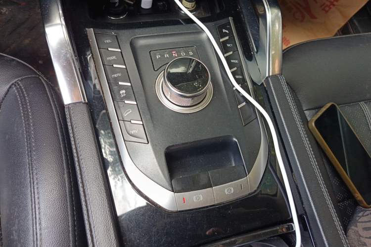 Used Zotye T700 2017 1.8T Dual-Clutch Luxury Model Gear Lever