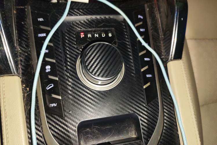 Used Zotye T700 2017 1.8T Dual-Clutch Luxury Model Gear Lever
