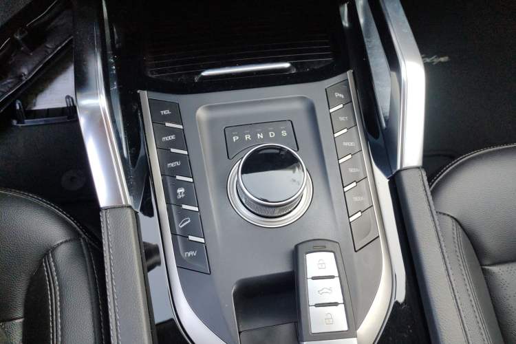 Used Zotye T700 2017 1.8T Dual-Clutch Prestige Model Gear Lever