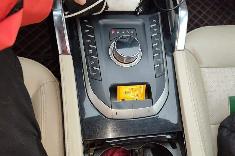 Used Zotye T700 2017 1.8T Dual-Clutch Luxury Model Gear Lever