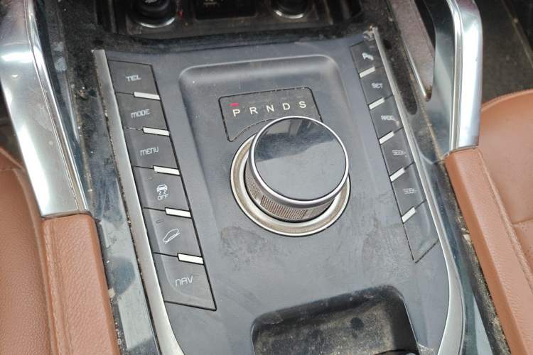 Used Zotye T700 2017 1.8T Dual-Clutch Luxury Model Gear Lever