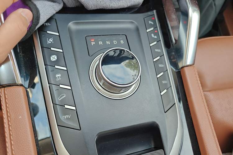 Used Zotye T700 2017 1.8T Dual-Clutch Flagship Model Gear Lever