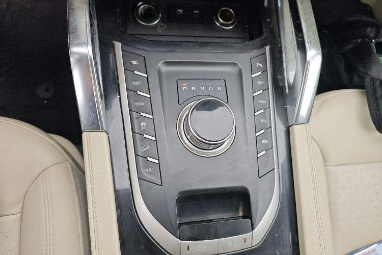 Used Zotye T700 2017 1.8T Dual-Clutch Luxury Model Gear Lever