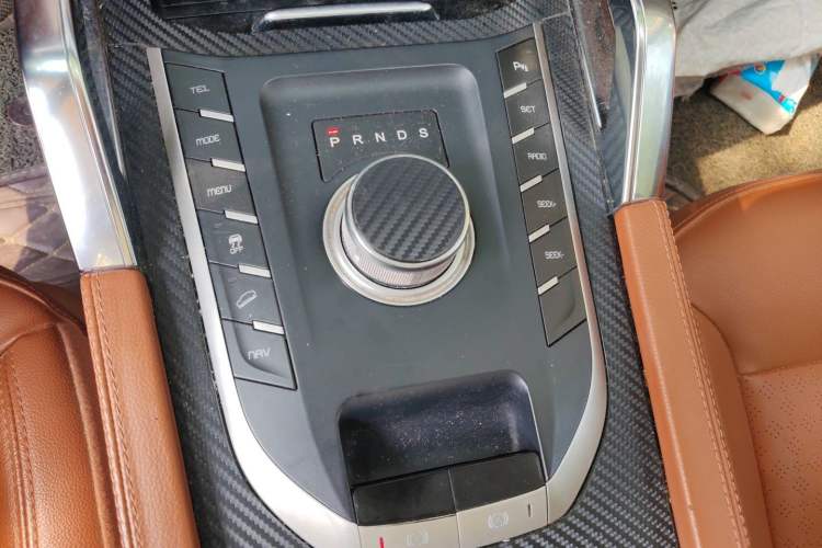 Used Zotye T700 2017 1.8T Dual-Clutch Luxury Model Gear Lever
