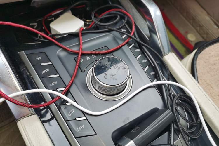 Used Zotye T700 2017 1.8T Dual-Clutch Prestige Model Gear Lever