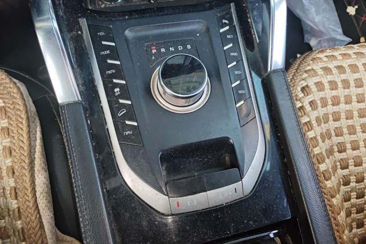 Used Zotye T700 2017 1.8T Dual-Clutch Luxury Model Gear Lever