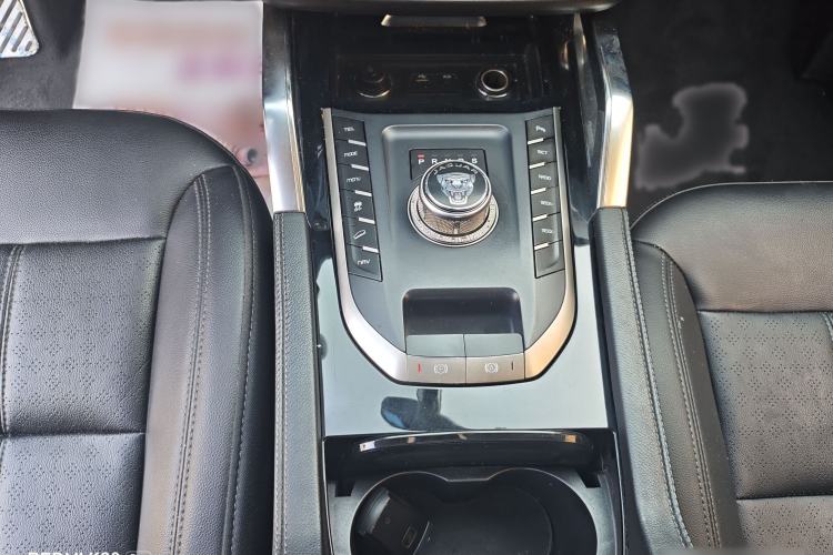 Used Zotye T700 2017 1.8T Dual-Clutch Prestige Model Gear Lever