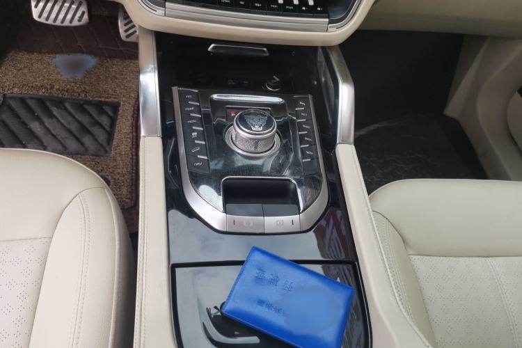 Used Zotye T700 2017 1.8T Dual-Clutch Prestige Model Gear Lever