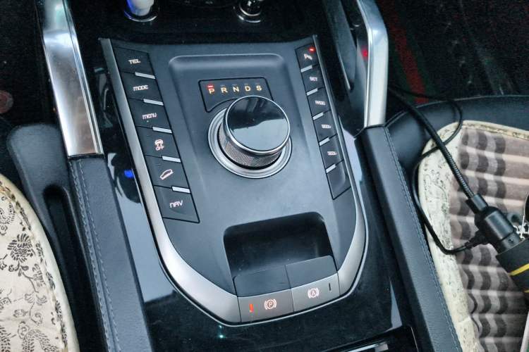 Used Zotye T700 2017 1.8T Dual-Clutch Luxury Model Gear Lever