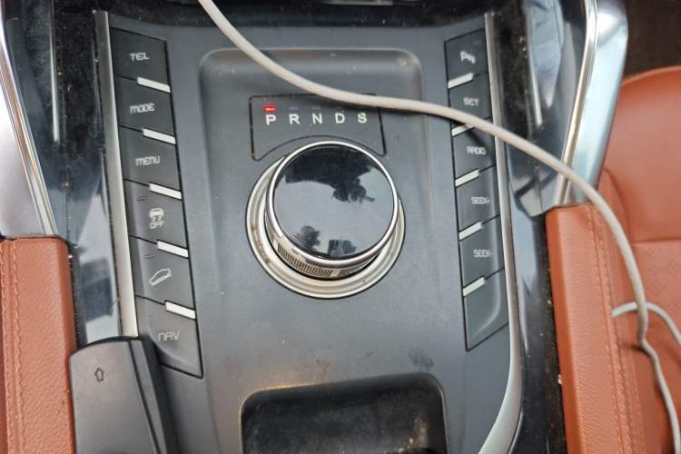 Used Zotye T700 2017 1.8T Dual-Clutch Luxury Model Gear Lever