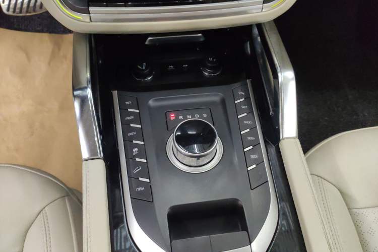 Used Zotye T700 2017 1.8T Dual-Clutch Prestige Model Gear Lever