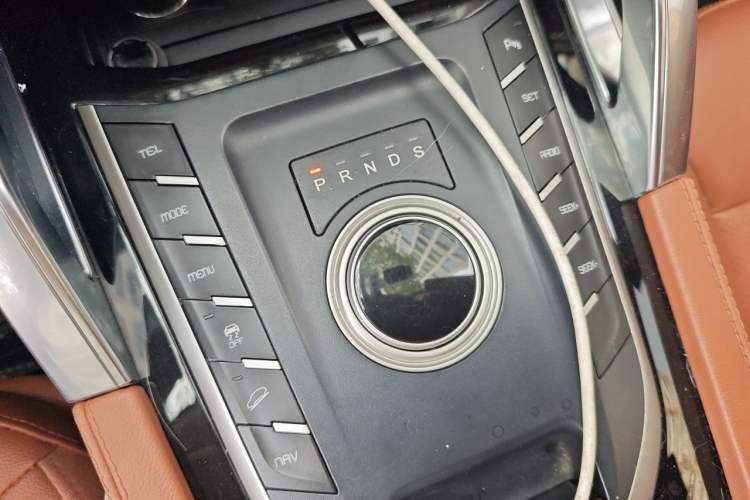 Used Zotye T700 2017 1.8T Dual-Clutch Luxury Model Gear Lever