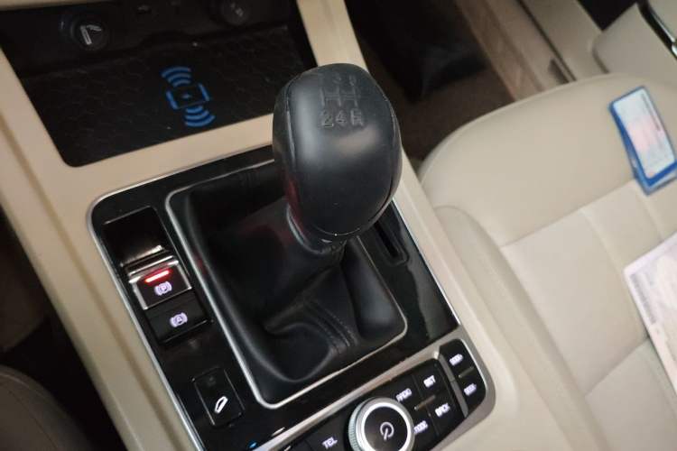 Used Zotye T700 2017 1.8T Manual Luxury Model Gear Lever