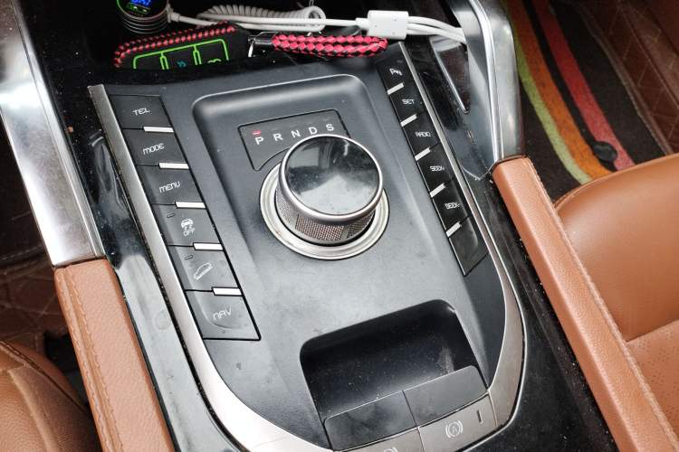 Used Zotye T700 2017 1.8T Dual-Clutch Luxury Model Gear Lever