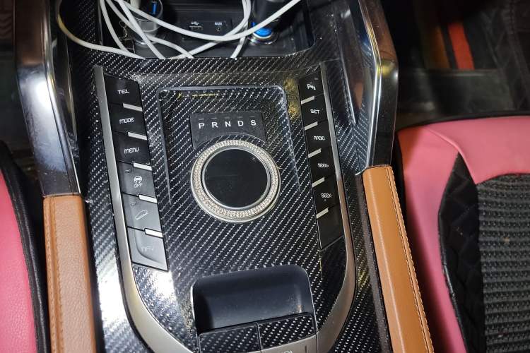 Used Zotye T700 2017 1.8T Dual-Clutch Luxury Model Gear Lever