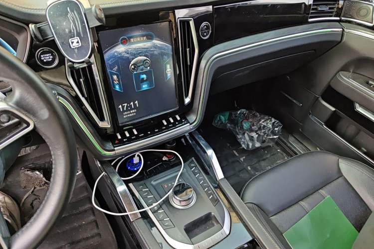 Used Zotye T700 2017 1.8T Dual-Clutch Prestige Model Gear Lever