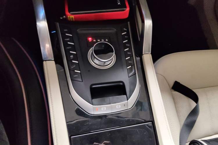 Used Zotye T700 2017 1.8T Dual-Clutch Luxury Model Gear Lever