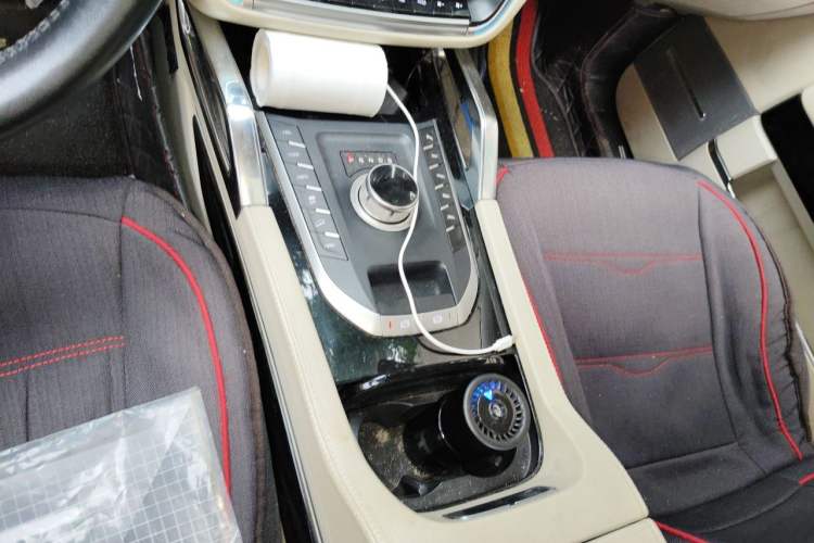 Used Zotye T700 2017 1.8T Dual-Clutch Luxury Model Gear Lever